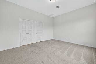 Building Photo - 5019 Bowen Pr Dr