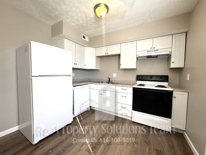 Building Photo - 2637 Sandbury Blvd