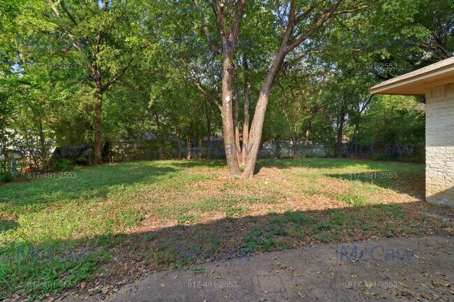 Foto del edificio - 425 Highcrest Dr