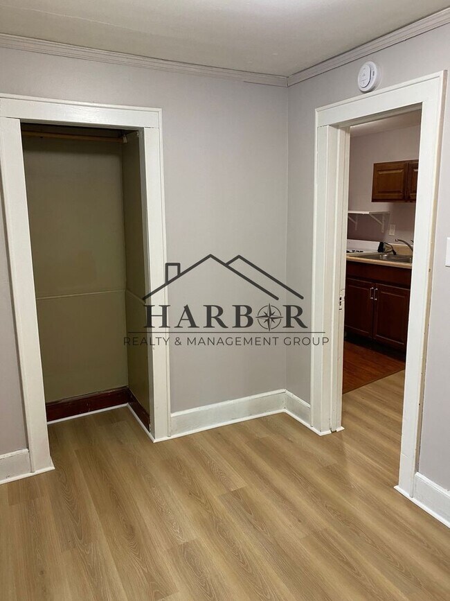 Foto del edificio - 867 8th Ave SE