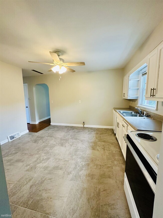 Foto del edificio - 4 br, 1.5 bath House - 7903 Daffodil Dr