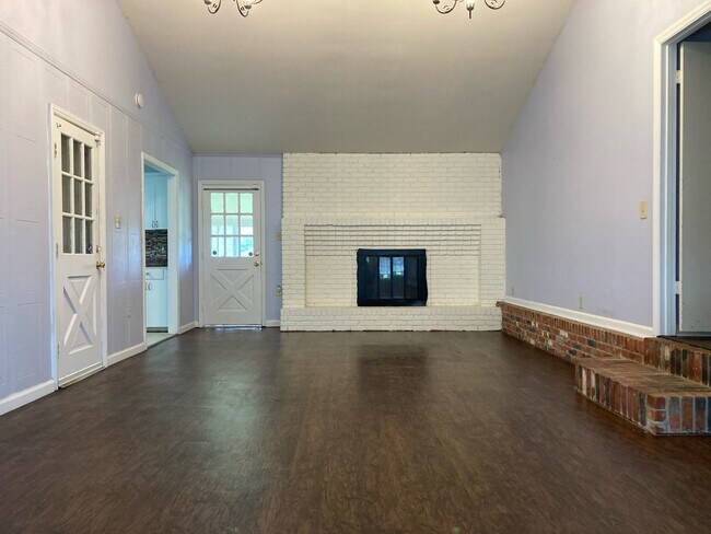 Foto del edificio - 610 Ogilsvie St