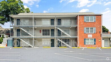 Building Photo - 732 Scotland St
