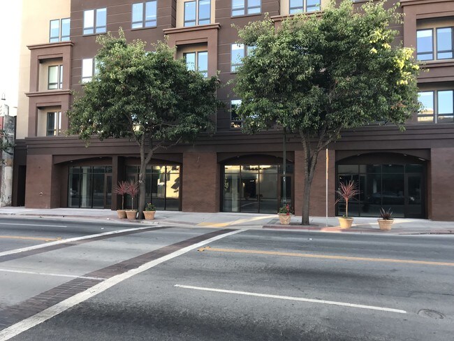 La terraza - 445 Main St