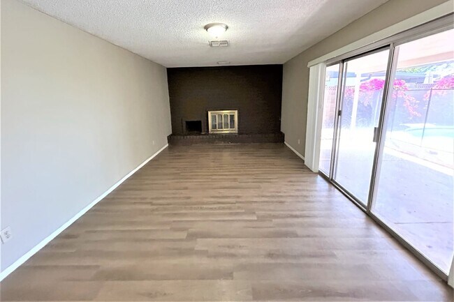 Building Photo - 9826 N 49th Ave