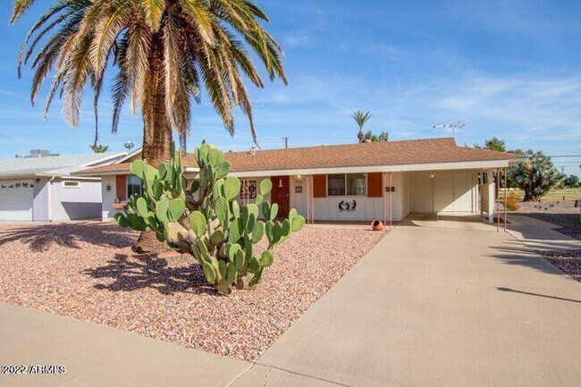 Foto del edificio - 10138 W Pinehurst Dr