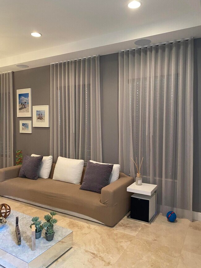 Foto del edificio - 8481 NW 51st Terrace