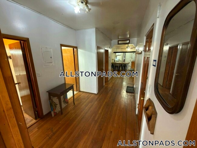 Building Photo - 46 Park Vale Ave