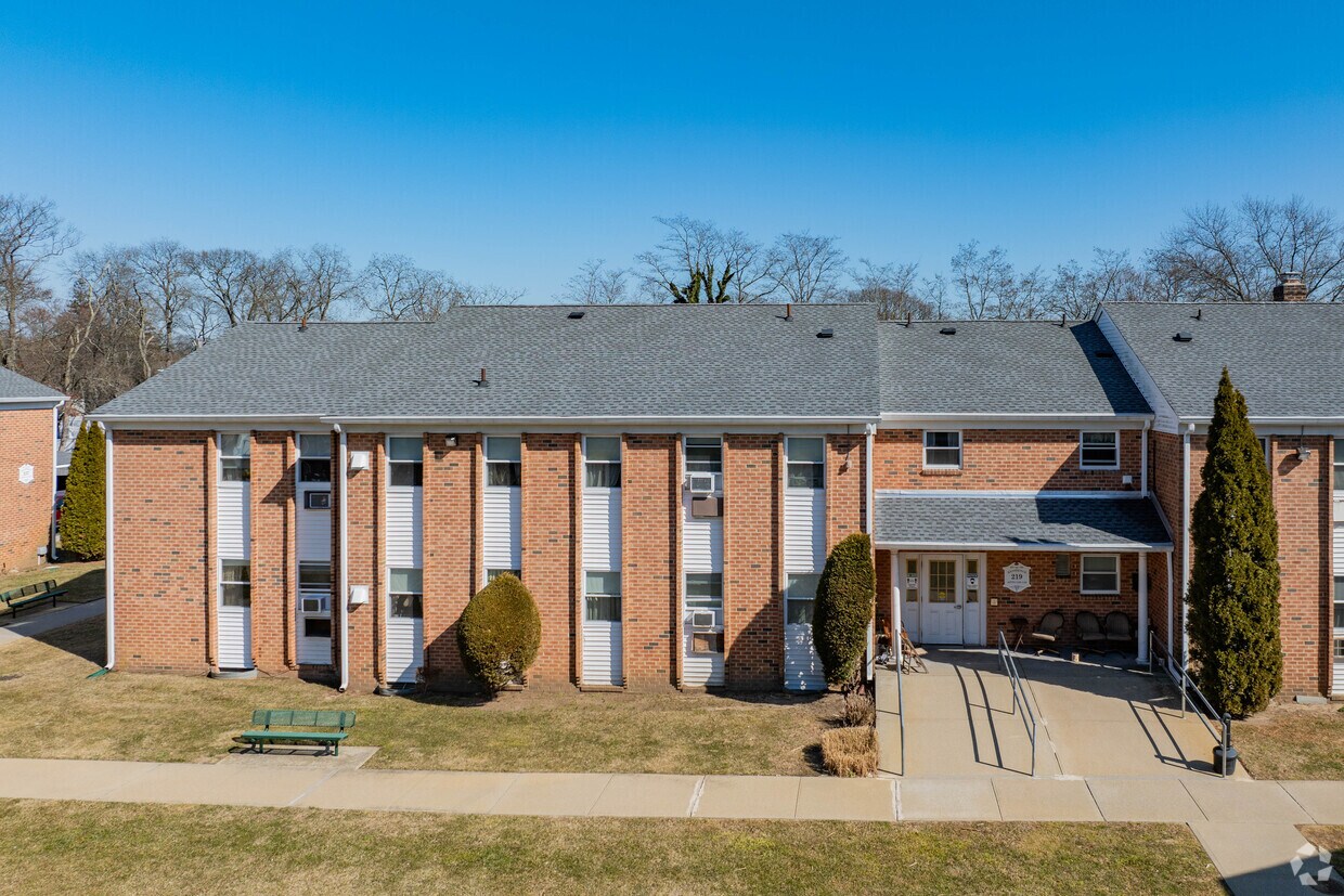 Foto del edificio - Tall Oaks Senior Housing