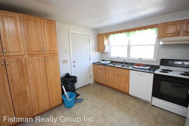 Building Photo - 4 br, 2 bath House - 15 Bancroft Court