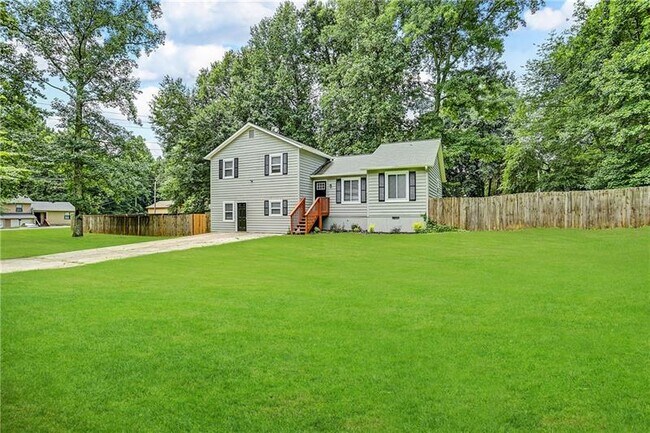 Building Photo - 3156 Sasanqua Ln SW