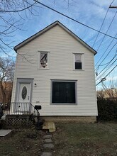 Building Photo - 1488 E Thacker St