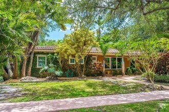 Building Photo - 614 San Servando Ave
