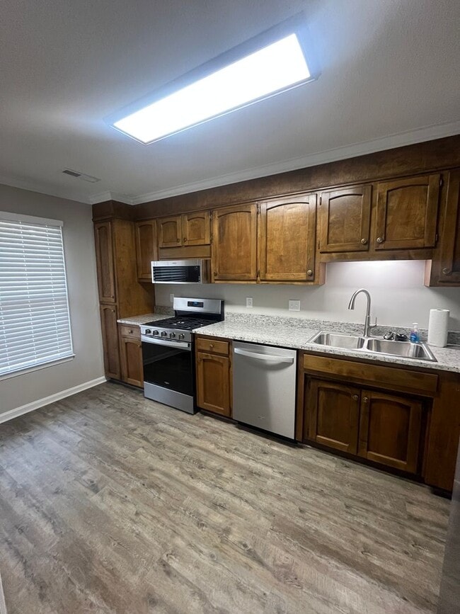 Building Photo - 19 Somersett Dr