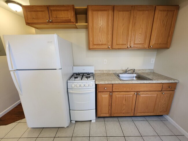 Foto del edificio - 2 Bed 1 Bath Apartment In Loch Sheldrake