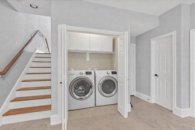 Building Photo - 1346 Studer St