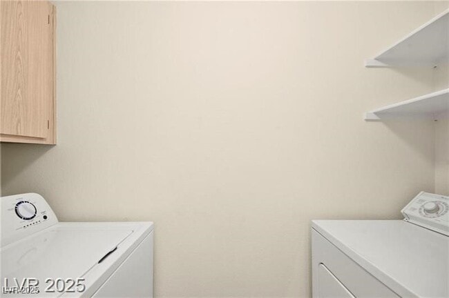 Building Photo - 7885 W Flamingo Rd