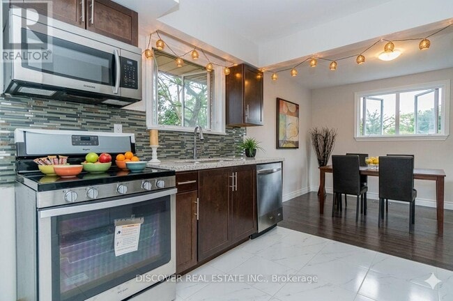 Building Photo - 14 Donata Dr