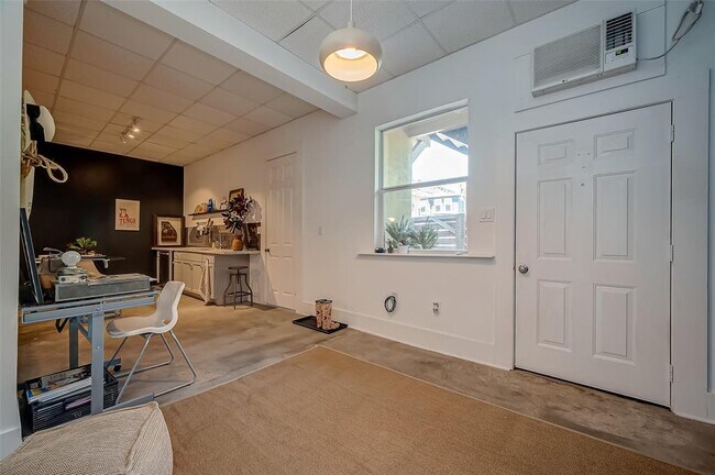 Building Photo - 1612 W Alabama St