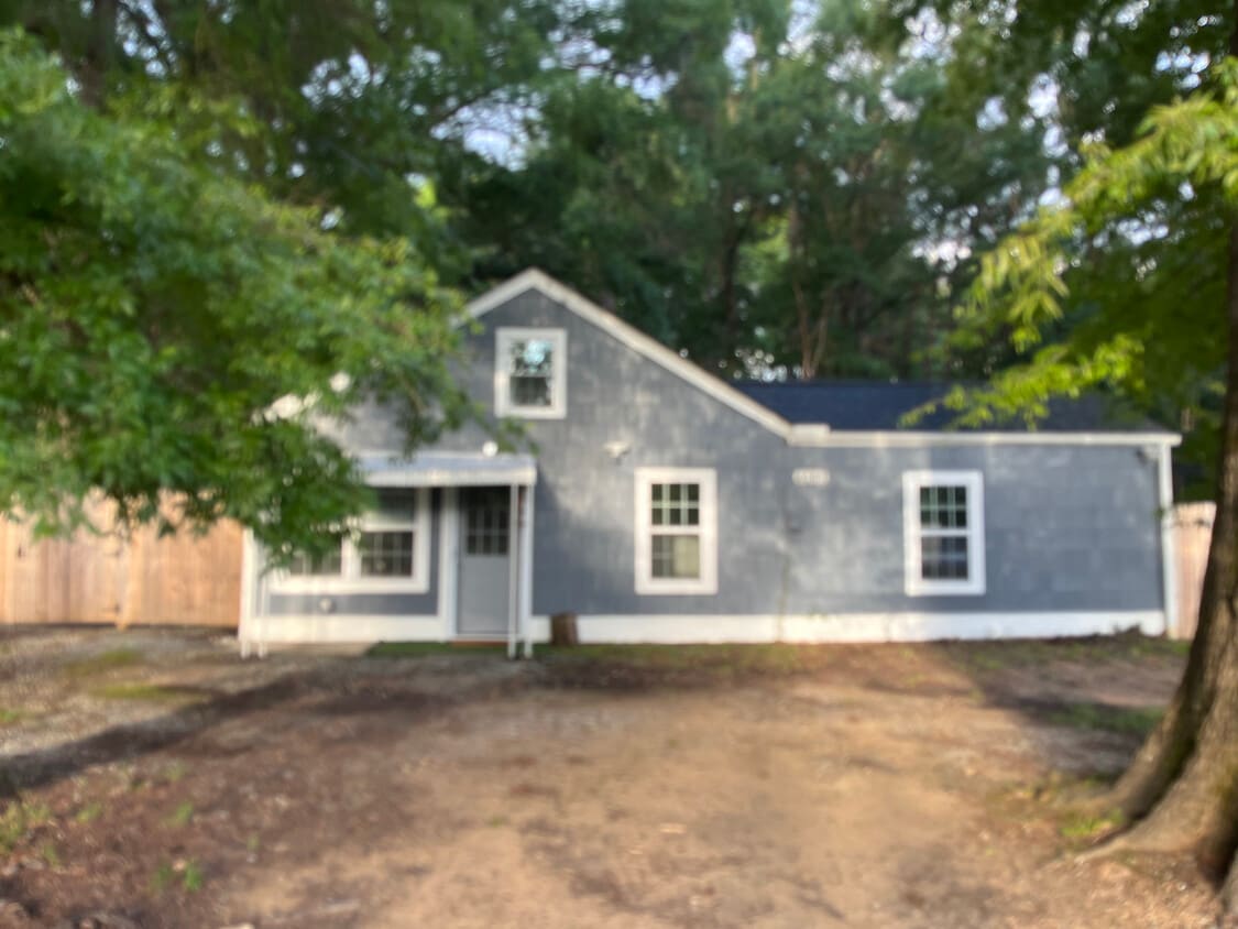 Primary Photo - 4309 S Alston Ave
