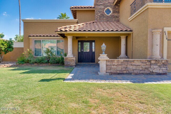 Foto del edificio - 5619 E Paradise Ln