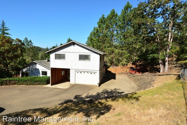 Foto del edificio - 3142 NE Monterey Dr