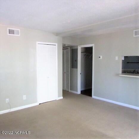 Building Photo - 10170 Beach Dr SW