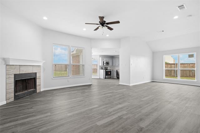 Foto del edificio - 619 White Swan Dr