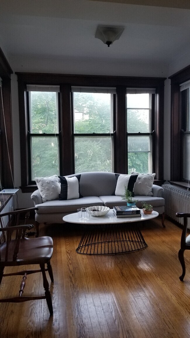 Foto del edificio - 1301 W Eddy St