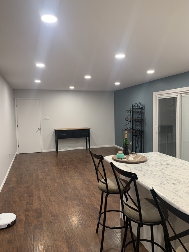 Building Photo - 3001 Mamelles Dr