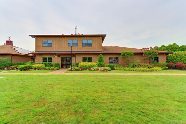 Foto del edificio - 100 Daly Blvd