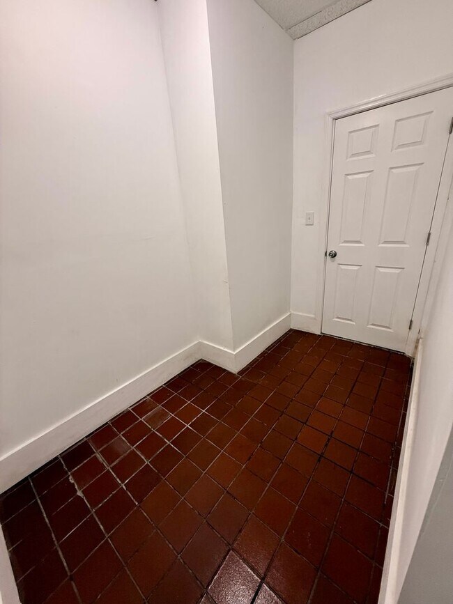 Building Photo - 901 Brunswick Ave