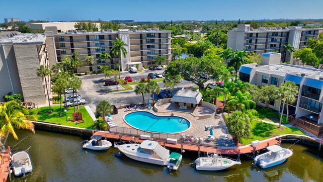 Building Photo - 3 Royal Palm Way