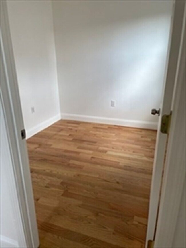 Foto del edificio - 84-86 Maverick Street LLC