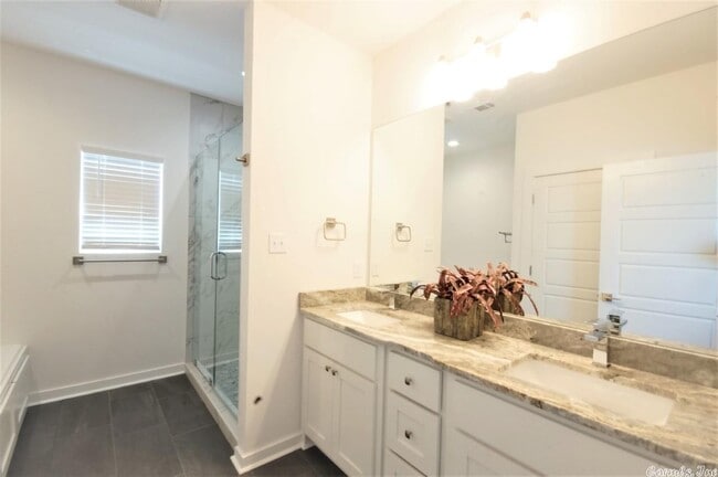 Foto del edificio - 1803 E 3rd St