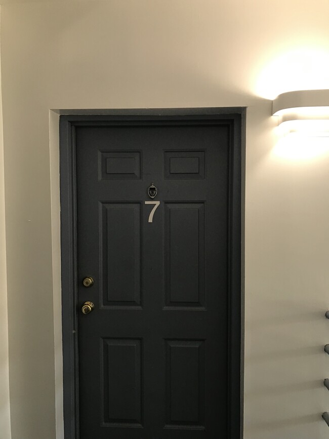 4th floor door entrance - 5219 Le Parc Dr