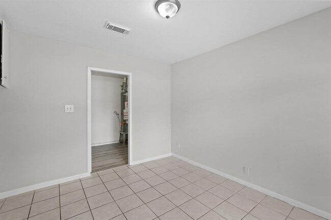 Building Photo - 1495 W Gulf Bank Rd