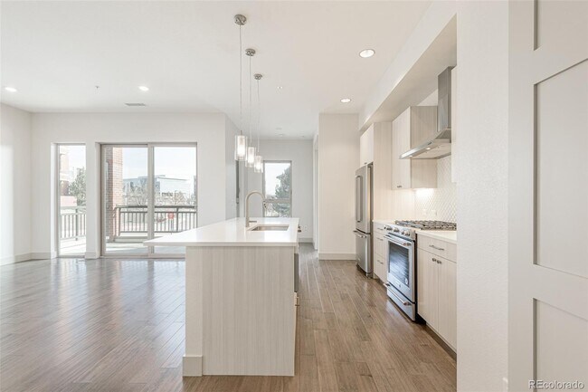 Building Photo - 4885 S Monaco St