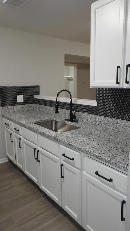 Foto del edificio - 5928 Elmwood Ave