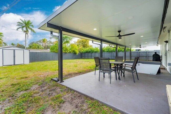 Building Photo - 5070 SW 94th Terrace