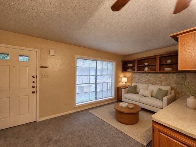 Building Photo - 1311 Antoine Dr