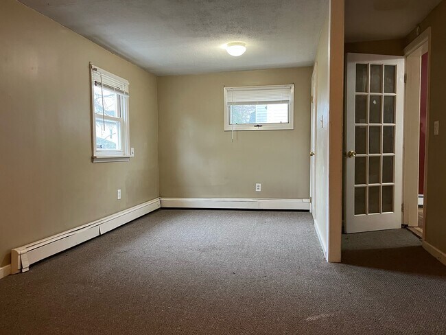 Foto del edificio - 79 Radcliffe Ave