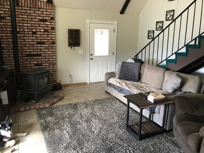 Foto del edificio - 23740 Lakeview Dr