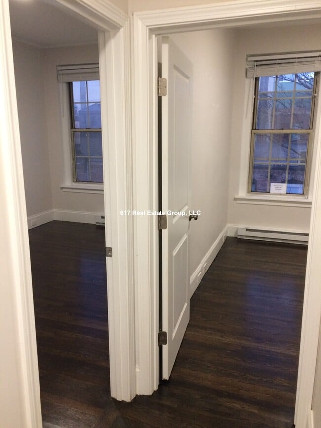 Building Photo - 52 Clearway St