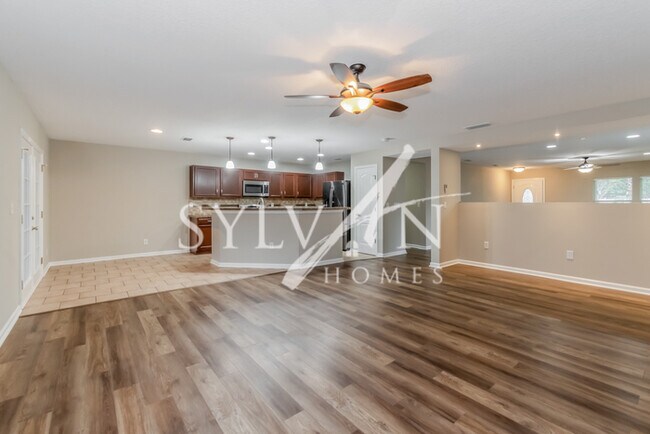 Foto del edificio - Lease today! No extra charge for contentme...