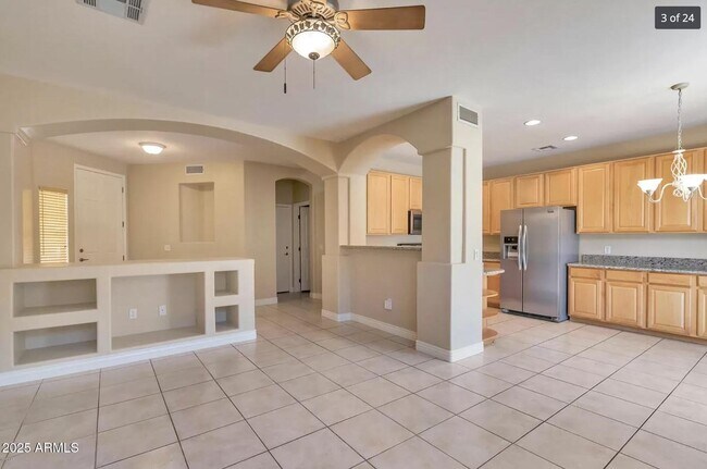 Building Photo - 315 W Mountain Sage Dr