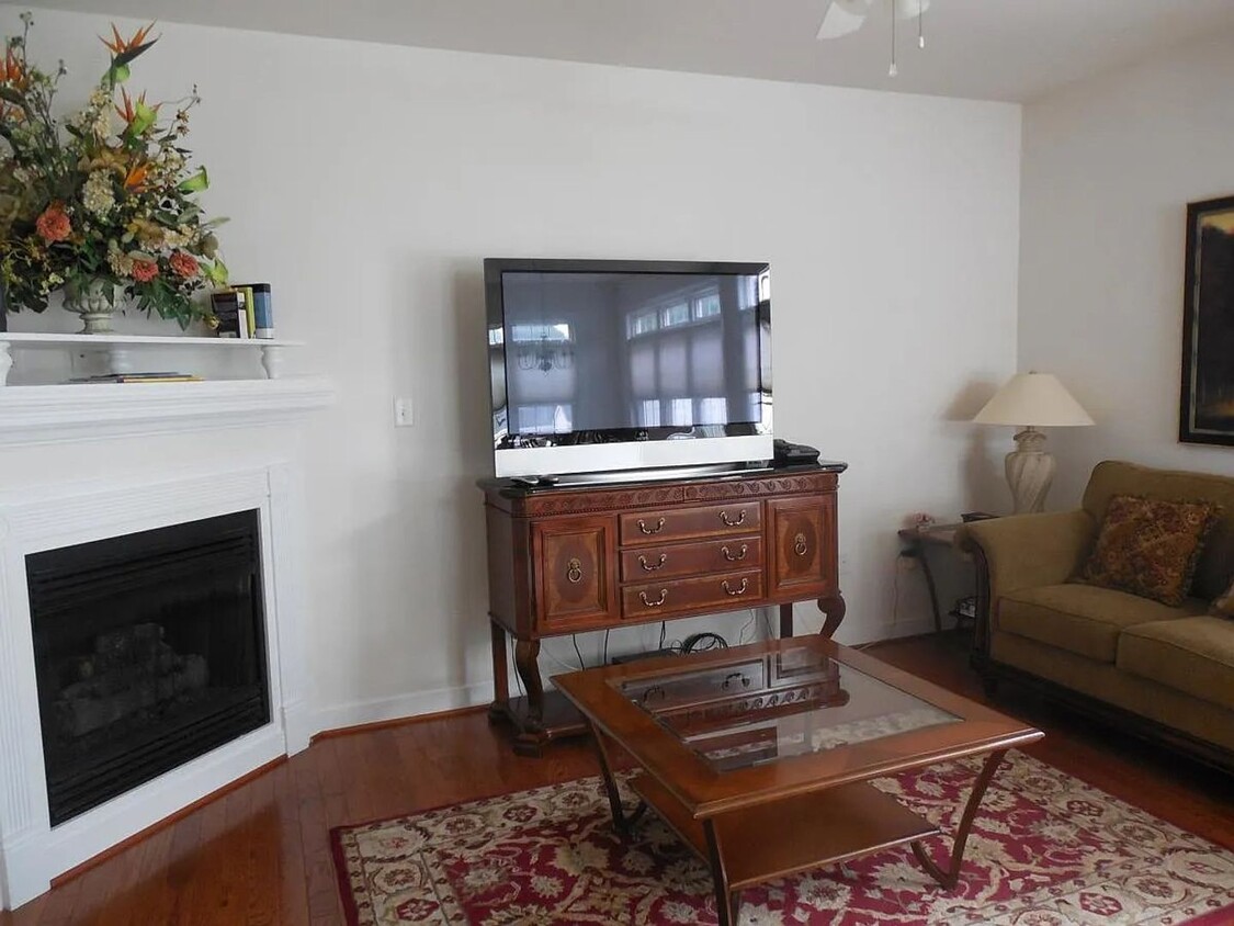 4 bedroom / 4 bath Henrico Townhouse - Ja... - 4 bedroom / 4 bath Henrico Townhouse  - Ja...