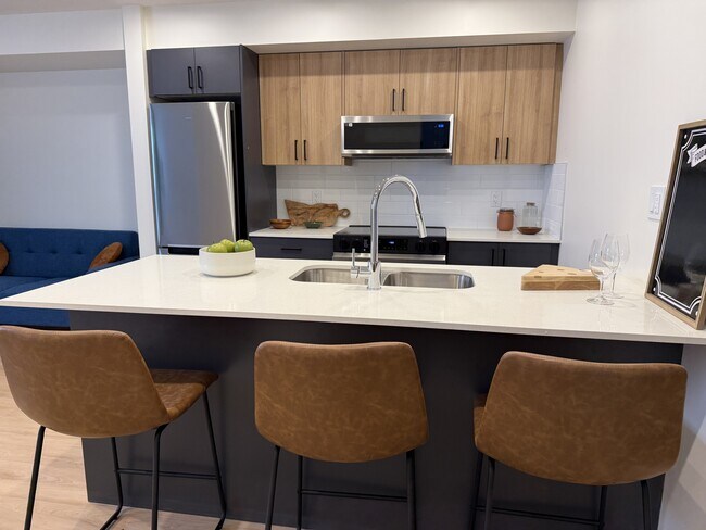 Photo du bâtiment - 8615-8108 108 St NW