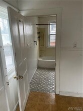 Building Photo - 226 Longnecker St