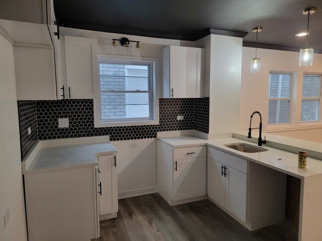 Foto del edificio - 6441 S Claremont Ave